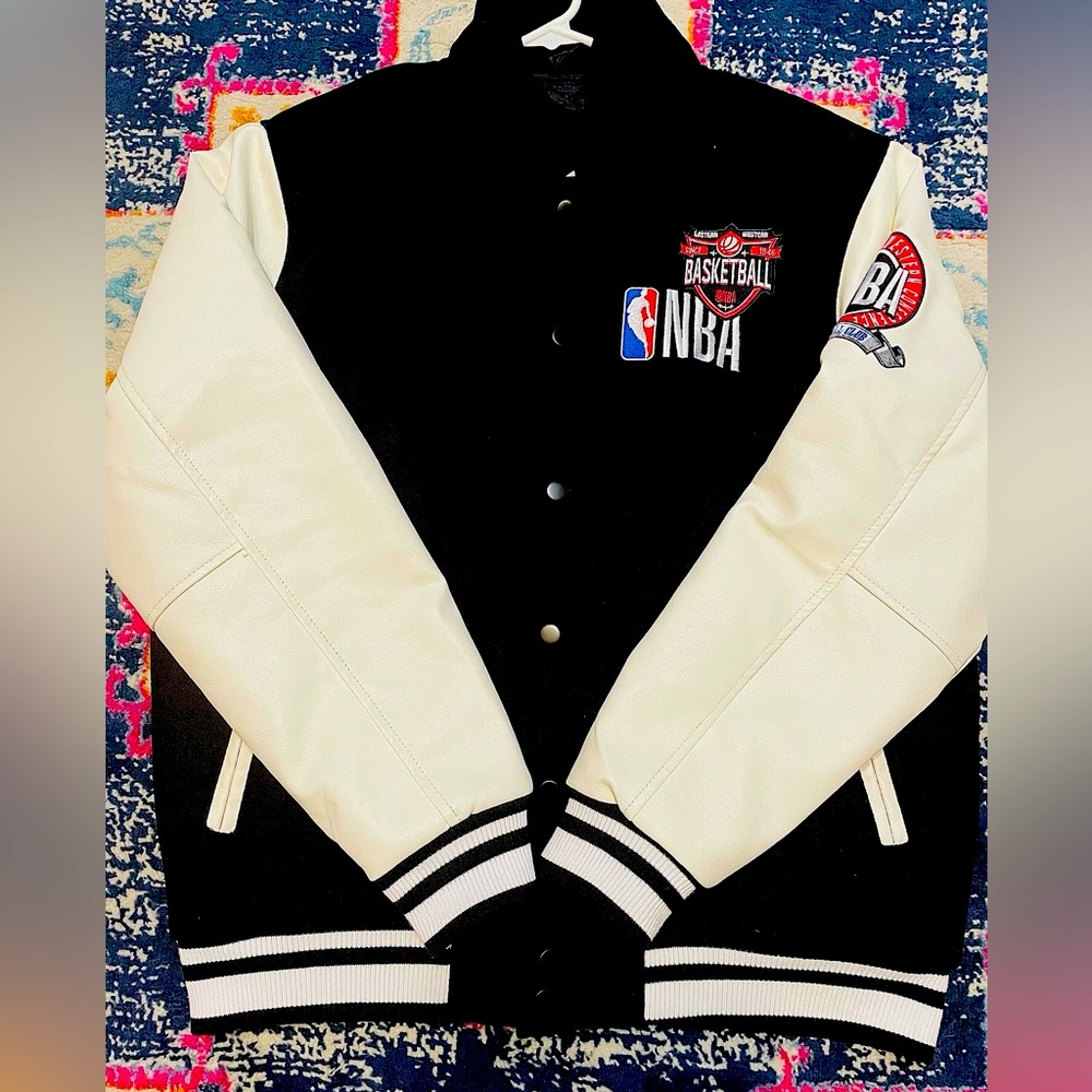 Men’s NBA x Staple 
Black/White Origins Full-Snap Jacket